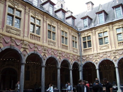 16 Lille - intérieur de la Vieille Bourse